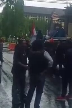 Buntut Dugaan Korupsi Fee Proyek Soppeng, Ratusan Massa Desak Polda Sulsel Tetapkan Tersangka